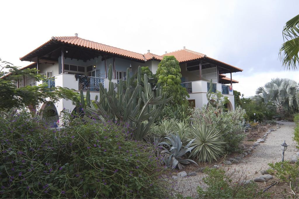 Apartment 1 And 5 In Windsock Beach Resort Bonaire Exterior foto